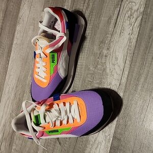 Womens Puma Future Rider size 7